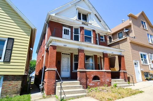 2605 6th St, Milwaukee WI 53215-3403 exterior