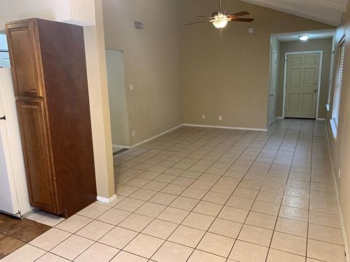 7208 Creekside Dr, Austin, TX 78752-2100