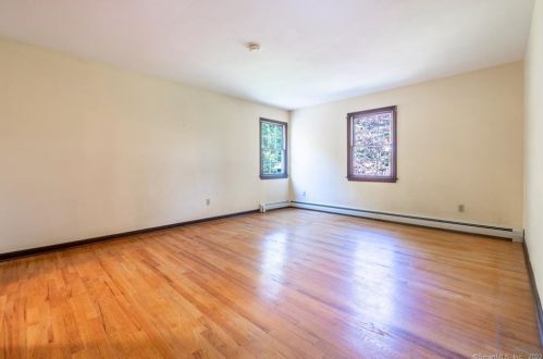 59 Sarah Bishop Rd, Ridgefield CT 06877-1215 exterior