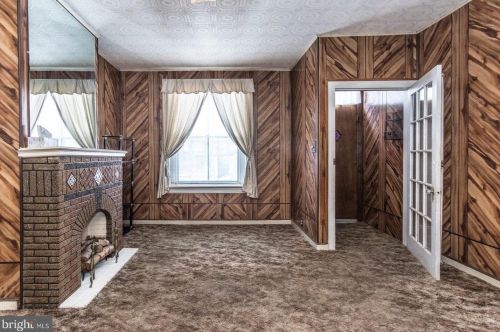 2741 9th St, Philadelphia, PA 19148-5047