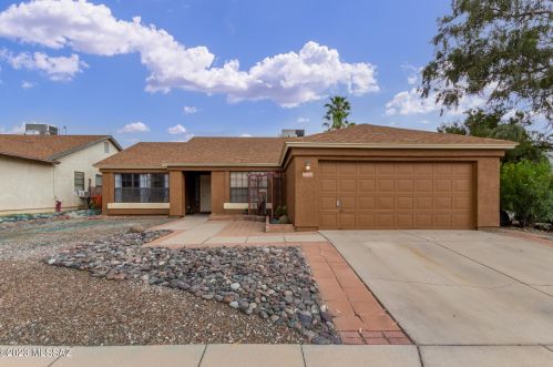 5273 Eaglestone Loop, Tucson, AZ 85742-9485