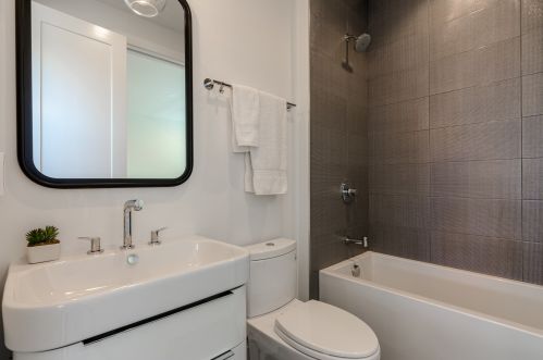 1909 Dayton St, Chicago IL 60614-5028 exterior