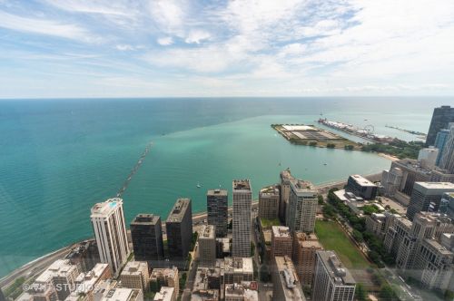 175 Delaware Pl, Chicago IL  60611-1756 exterior