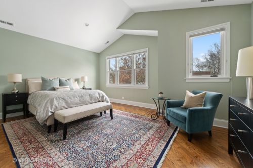 5048 Oakley Ave, Chicago IL 60625-1830 exterior