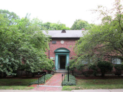 68 Wyman St, Newton, MA 02468-1520