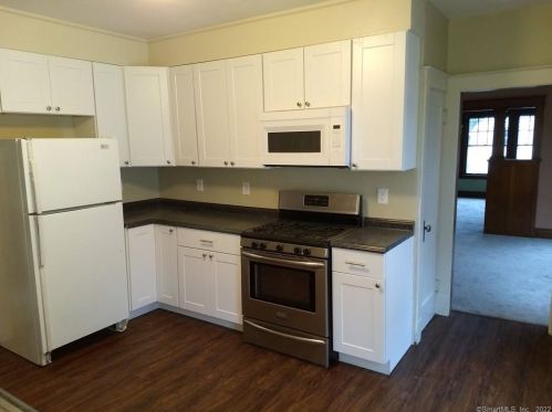 19 Ellis St, New Britain, CT 06051-3422