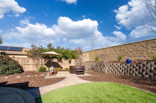 2038 Beckett Dr, Folsom CA 95762-5200 exterior