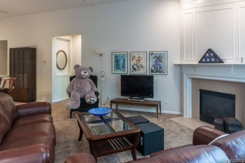 23583 Rossiter Dr, Macomb Township MI 48042-4846 exterior