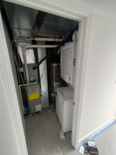 2470 Clybourn Ave, Chicago IL 60614-8469 exterior