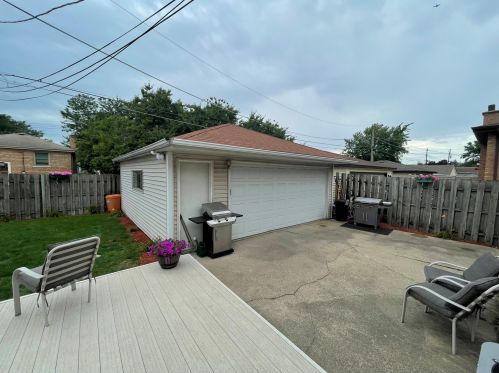 10628 Christiana Ave, Chicago IL 60655-2516 exterior