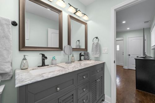 8354 Kilpatrick Ave, Chicago IL 60652-3517 exterior