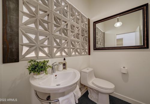 7814 11th Ave, Phoenix AZ  85021-7113 exterior