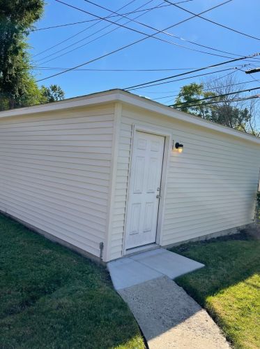 1913 93 St, Chicago IL 60643-6358 exterior