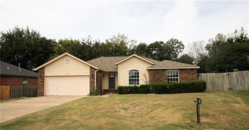 458 Robin Hood Ct, Springdale, AR 72764-6824