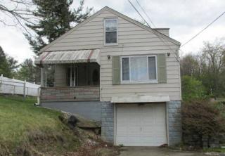 214 Poplar St, Monroeville PA  15146-4004 exterior