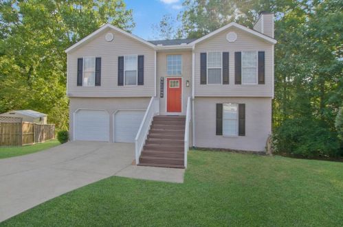 6486 Alford Cir, Lithonia GA  30058-3151 exterior