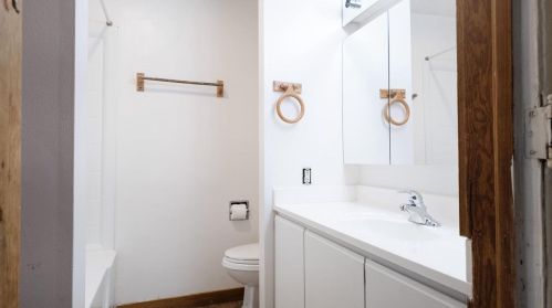 1915 University Ave, Madison WI 53726-3918 exterior