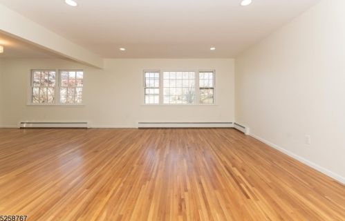 32 Roseland Ave, Paterson NJ  07512-1506 exterior