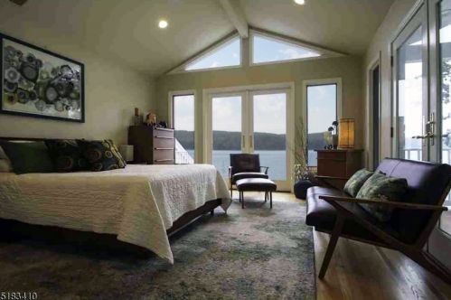 7 Elba Ave, Hopatcong NJ  07843-1807 exterior