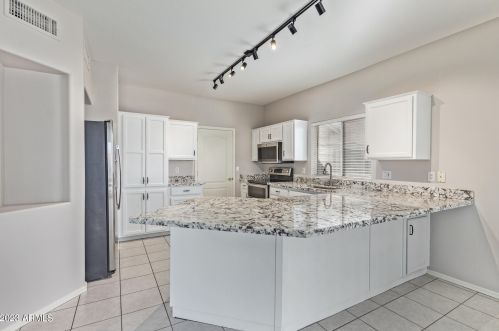 19806 15 Pl, Phoenix AZ 85024-3648 exterior