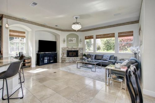 1086 Souza Dr, Folsom CA 95762-7556 exterior