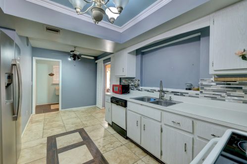 140 Selva Ct, Fort Pierce FL 34983-2020 exterior