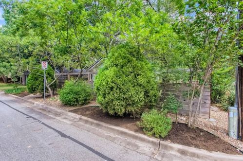 3901 Becker Ave, Austin TX 78751-5209 exterior