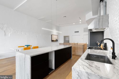 829 2nd St, Philadelphia PA 19133 exterior