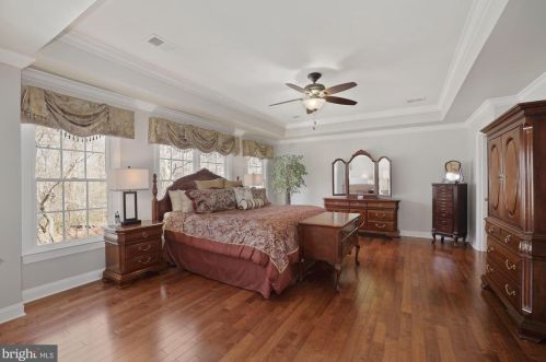 7001 Highland Mdw Ct, Alexandria VA 22315-3963 exterior