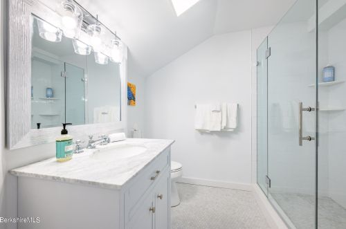 2 Kemble St, Lenox MA 01240-2816 exterior