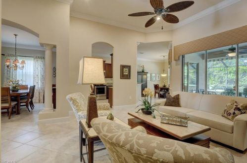 8230 Valiant Dr, Naples FL 34104-6676 exterior