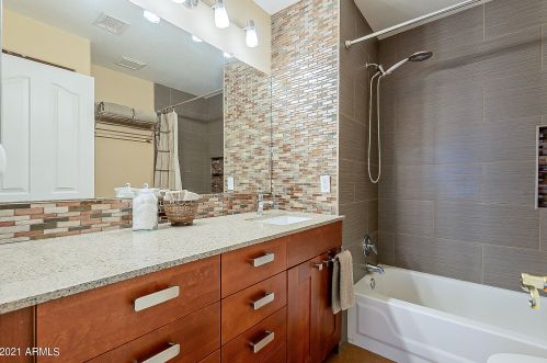 16026 10 St, Phoenix AZ 85086-0911 exterior