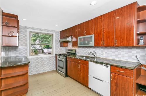 12 Prospect Dr, Huntington Station NY 11746-2920 exterior