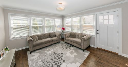 5926 Santa Monica Blvd, Milwaukee WI 53217-4619 exterior