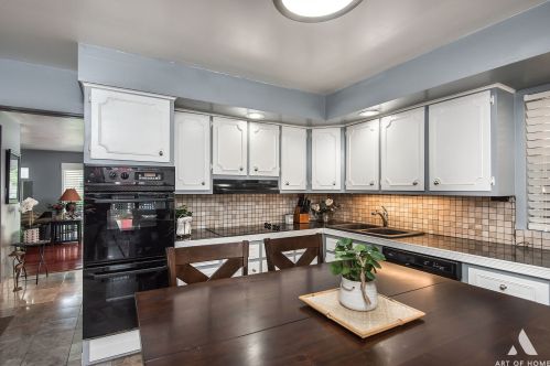 6024 Artesian Ave, Chicago IL 60659-4101 exterior