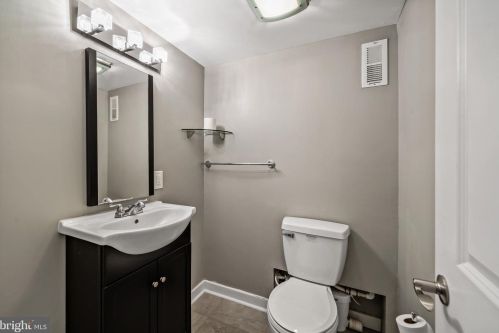 1839 Gerritt St, Philadelphia PA 19146-4629 exterior