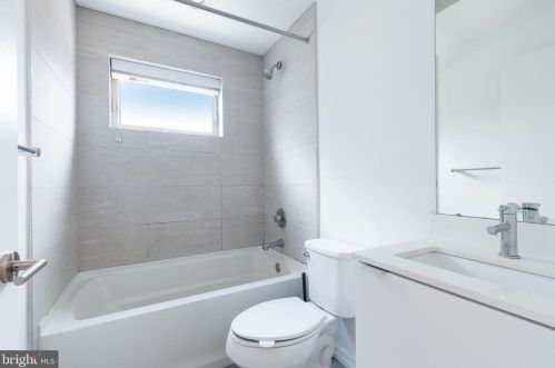 936 Leithgow St, Philadelphia PA 19123-1440 exterior