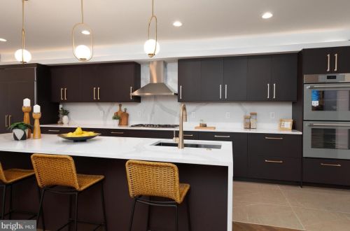 2037 Locust St, Philadelphia PA  19103-5613 exterior