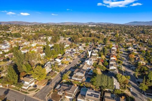 1850 Mariposa Ln, Fullerton CA  92833-1819 exterior