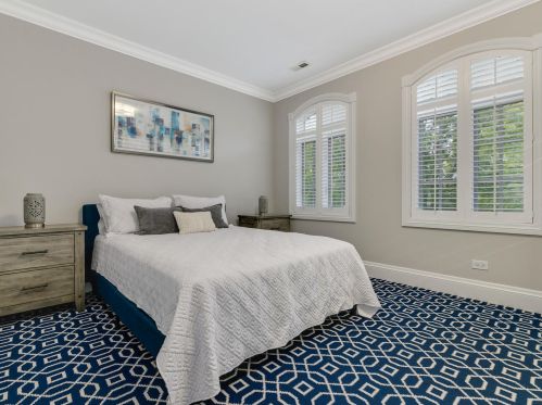 4147 Damen Ave, Chicago IL 60618-3045 exterior