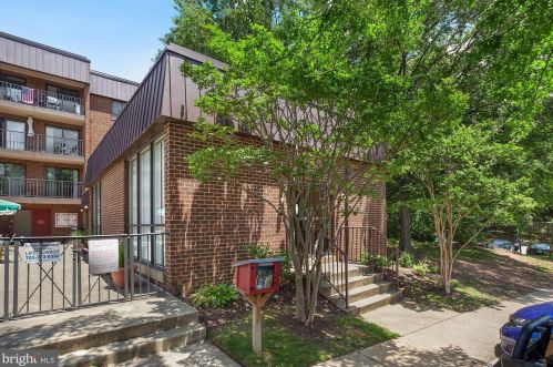 108 Roberts Ln, Alexandria VA 22314-5347 exterior