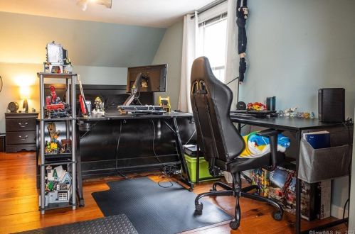 11 Hathaway Ave, Enfield CT 06082-4308 exterior