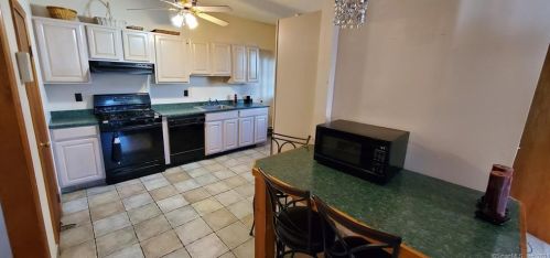 9 Spg St, Milford CT 06460-5052 exterior