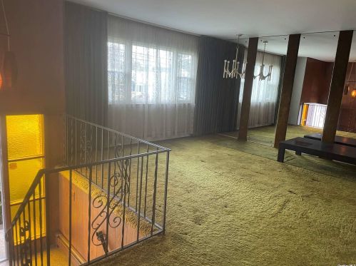 174 Montgomery Ave, Babylon, NY 11704-4835