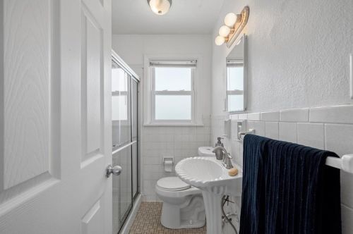 319 Wyoming St, Pittsburgh PA 15211-1739 exterior