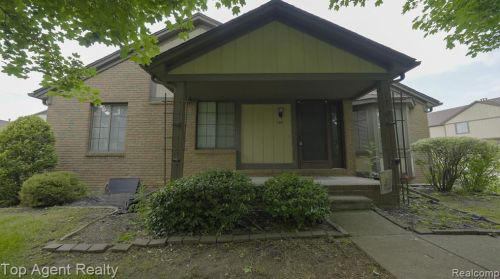 135 Meadow Lane Cir, Rochester, MI 48307-3069