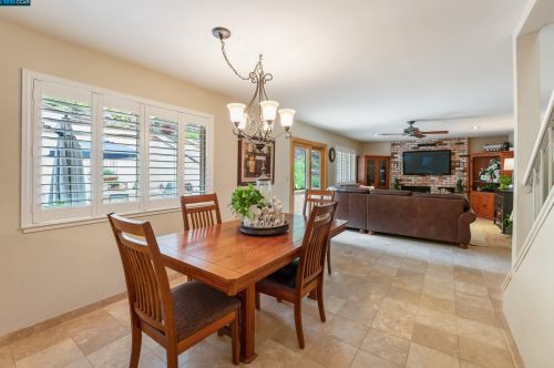 1170 Ridgemont Pl, Concord CA 94521-4831 exterior