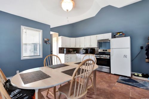 611 Bermuda Rd, Babylon NY 11704-7428 exterior