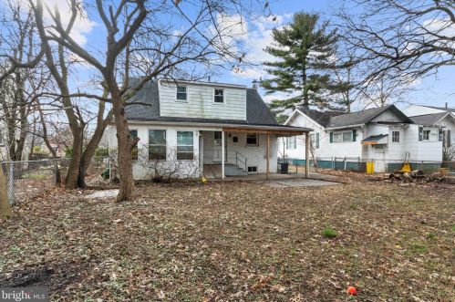 581 Kings Hwy, Camden NJ 08106-2207 exterior