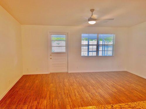 527 Broxburn Ave, Tampa FL  33617-7823 exterior